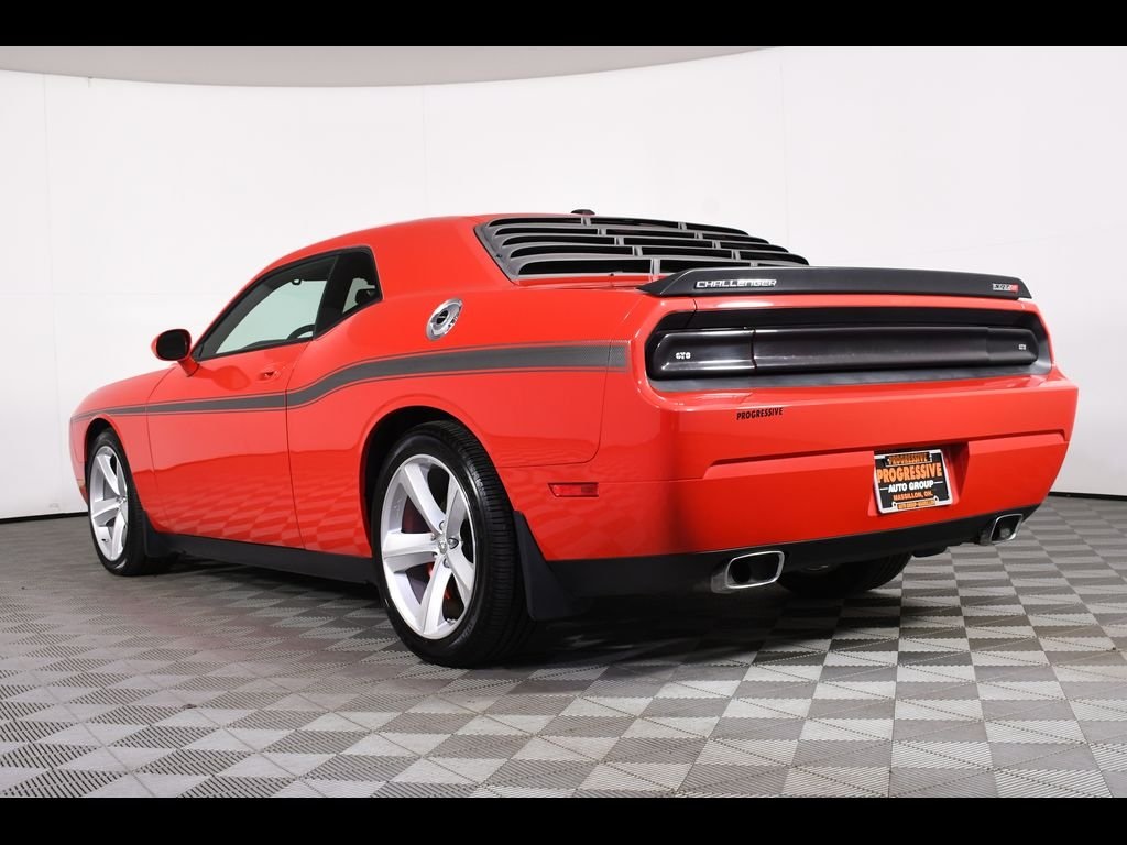 Dodge challenger srt8 2010